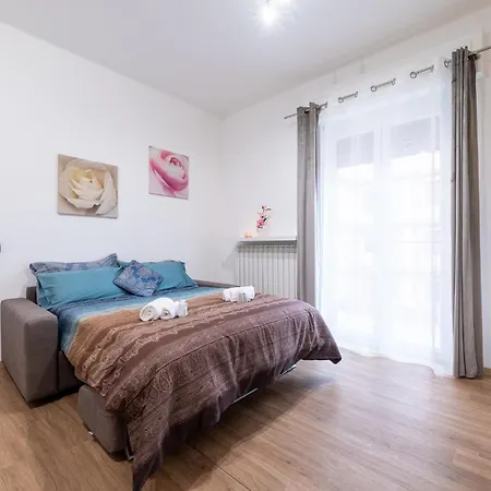 Essenza Moderna - Zona Ospedale Civile Apartment